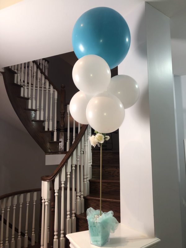 Wedding Balloon centerpiece decorations perfect for large wedding venues 