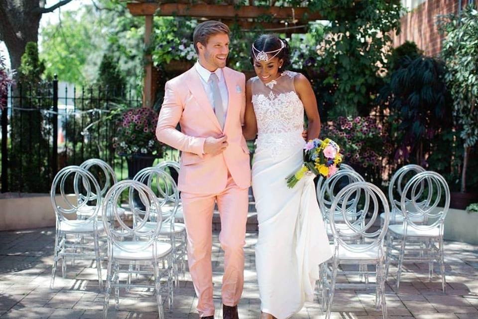 Courtyard wedding at the Renaissance by the Creek. 